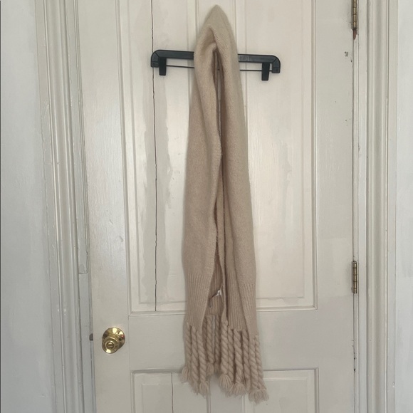 Anthropologie braided fringe scarf EUC - Picture 4 of 5